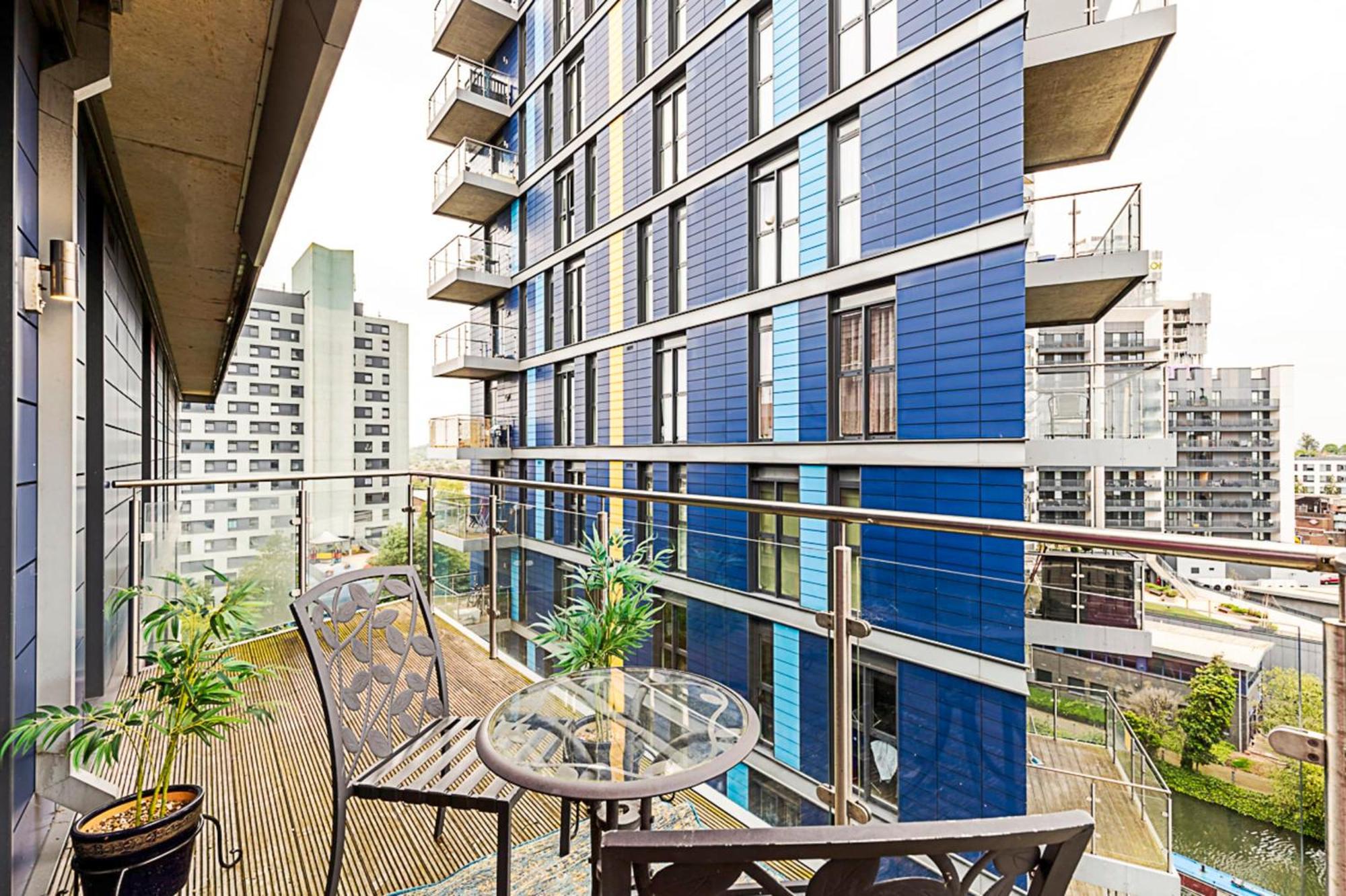 Vibrant London Canal Apartment Exterior photo