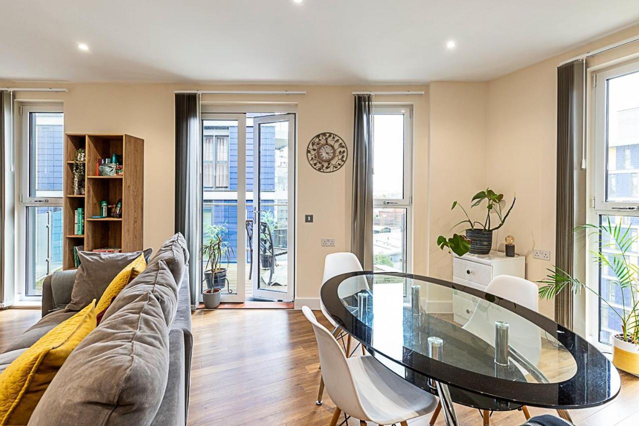 Vibrant London Canal Apartment Exterior photo