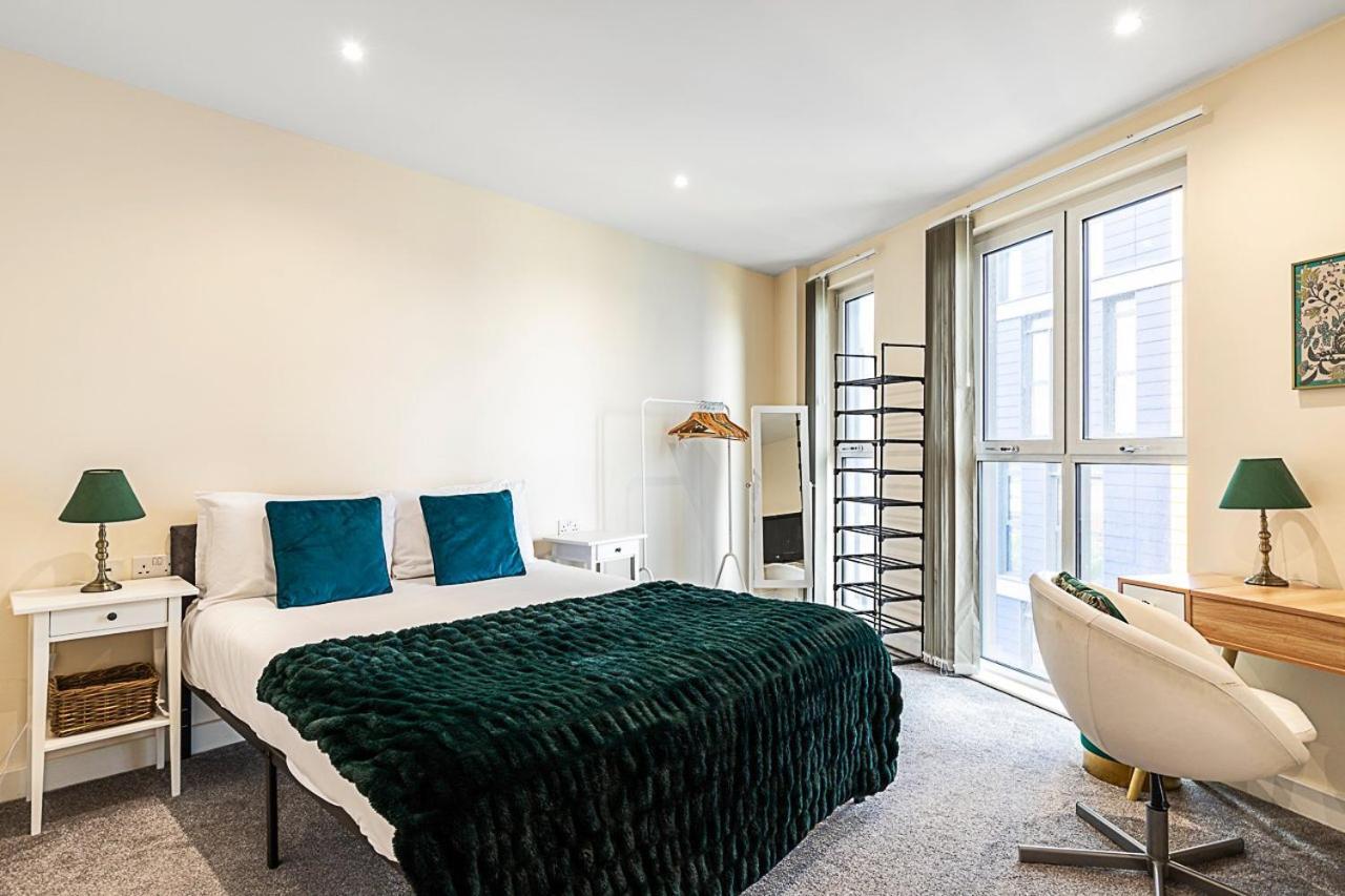 Vibrant London Canal Apartment Exterior photo